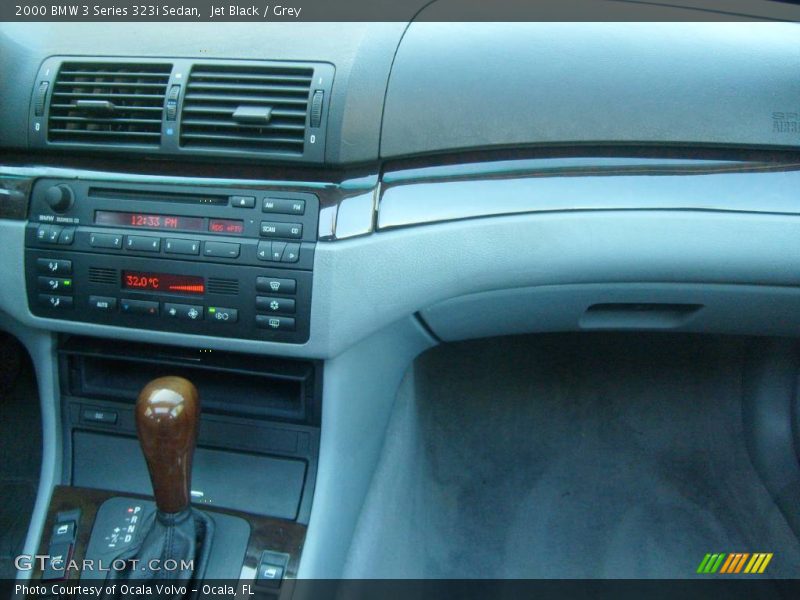 Jet Black / Grey 2000 BMW 3 Series 323i Sedan