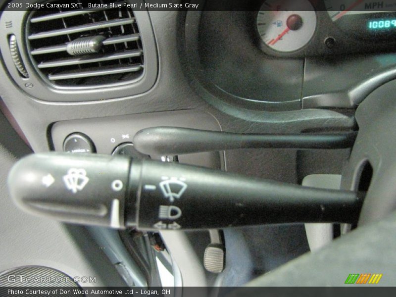 Controls of 2005 Caravan SXT