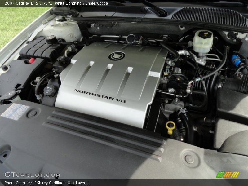 White Lightning / Shale/Cocoa 2007 Cadillac DTS Luxury
