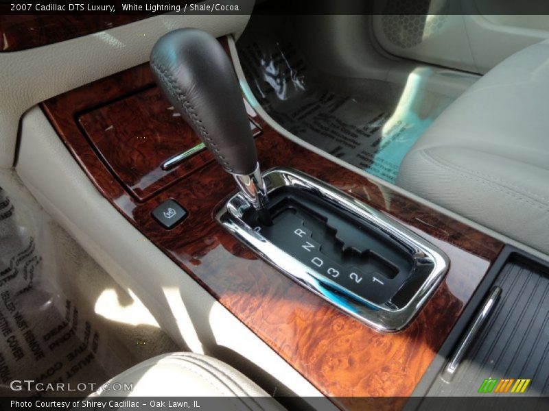 White Lightning / Shale/Cocoa 2007 Cadillac DTS Luxury