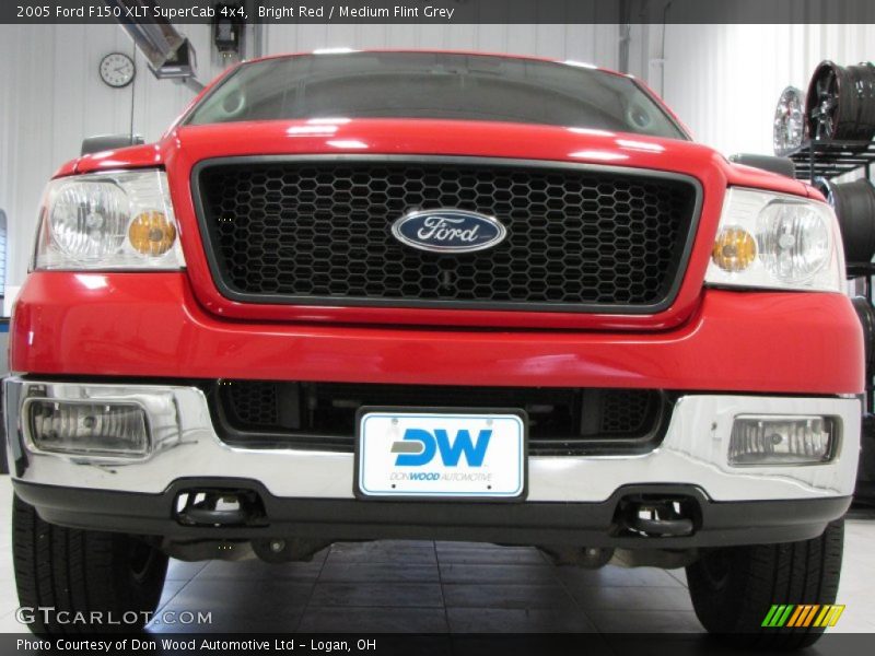 Bright Red / Medium Flint Grey 2005 Ford F150 XLT SuperCab 4x4