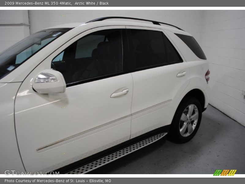 Arctic White / Black 2009 Mercedes-Benz ML 350 4Matic
