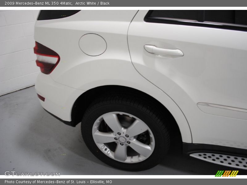 Arctic White / Black 2009 Mercedes-Benz ML 350 4Matic