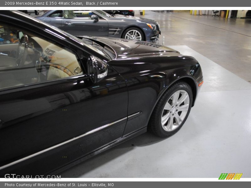 Black / Cashmere 2009 Mercedes-Benz E 350 4Matic Sedan