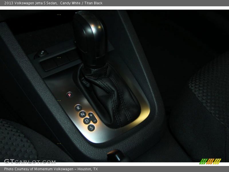 Candy White / Titan Black 2013 Volkswagen Jetta S Sedan