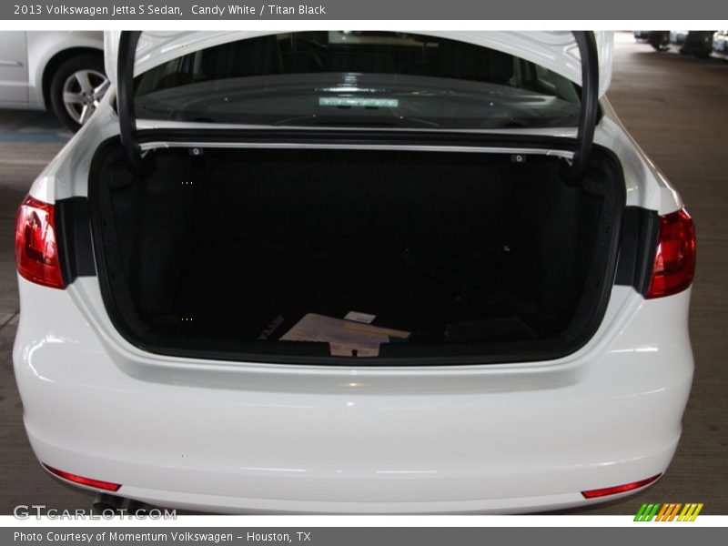 Candy White / Titan Black 2013 Volkswagen Jetta S Sedan