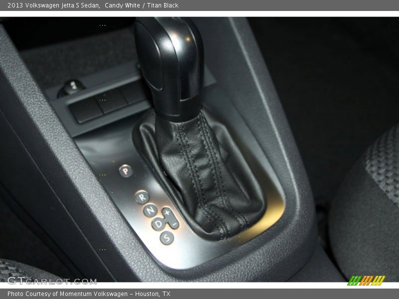 Candy White / Titan Black 2013 Volkswagen Jetta S Sedan