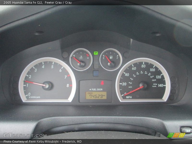 Pewter Gray / Gray 2005 Hyundai Santa Fe GLS