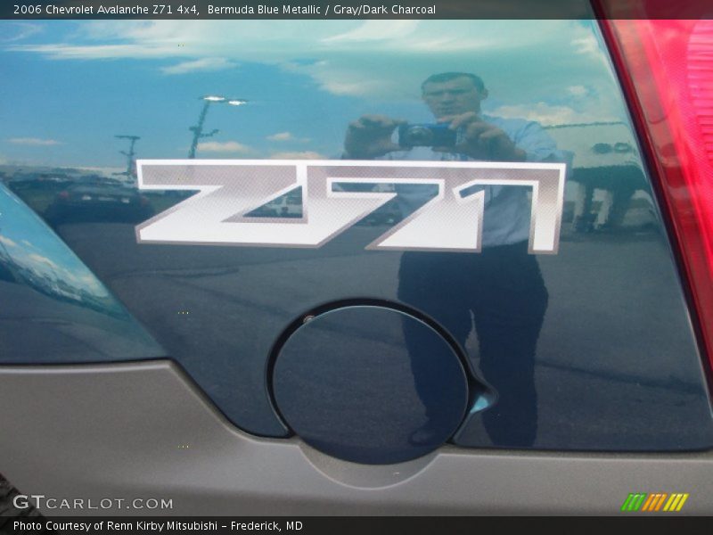 Bermuda Blue Metallic / Gray/Dark Charcoal 2006 Chevrolet Avalanche Z71 4x4