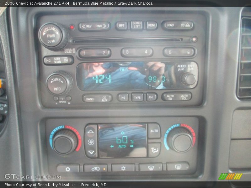 Bermuda Blue Metallic / Gray/Dark Charcoal 2006 Chevrolet Avalanche Z71 4x4