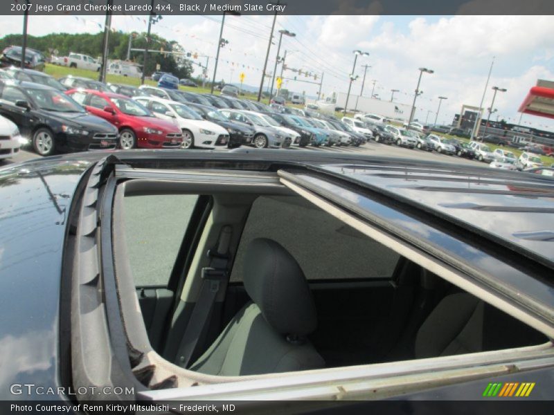Black / Medium Slate Gray 2007 Jeep Grand Cherokee Laredo 4x4