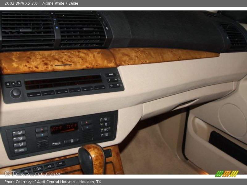 Alpine White / Beige 2003 BMW X5 3.0i