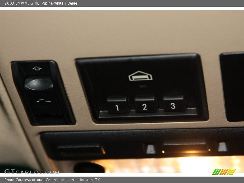 Alpine White / Beige 2003 BMW X5 3.0i