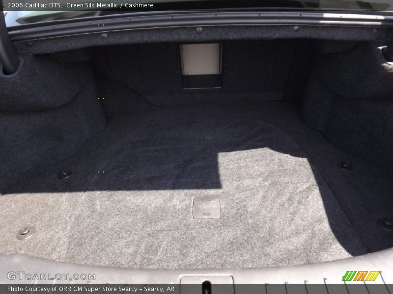  2006 DTS  Trunk