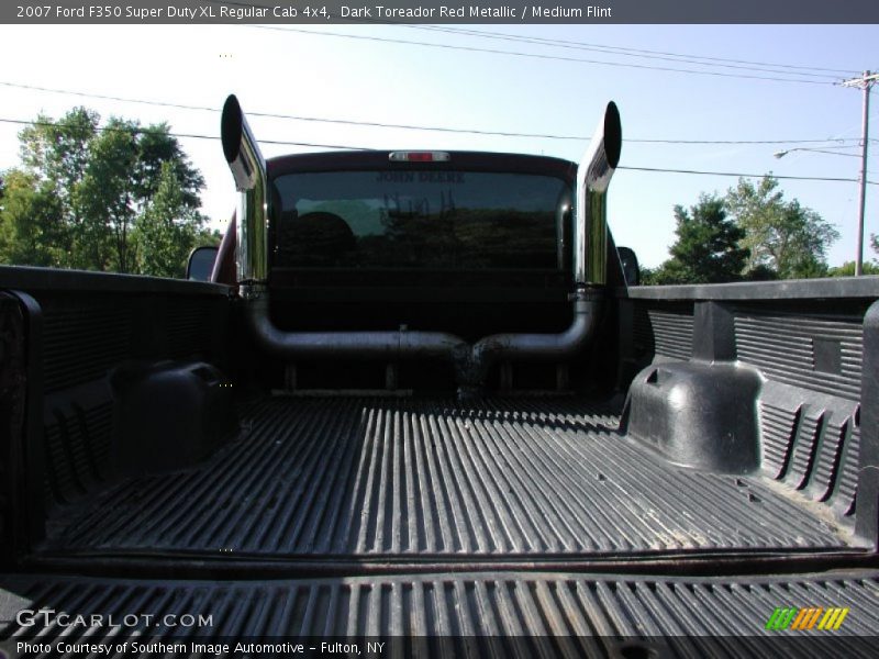 Exhaust of 2007 F350 Super Duty XL Regular Cab 4x4