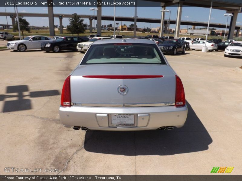Radiant Silver Metallic / Shale/Cocoa Accents 2011 Cadillac DTS Premium