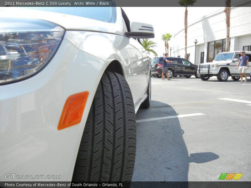 Arctic White / Black 2011 Mercedes-Benz C 300 Luxury