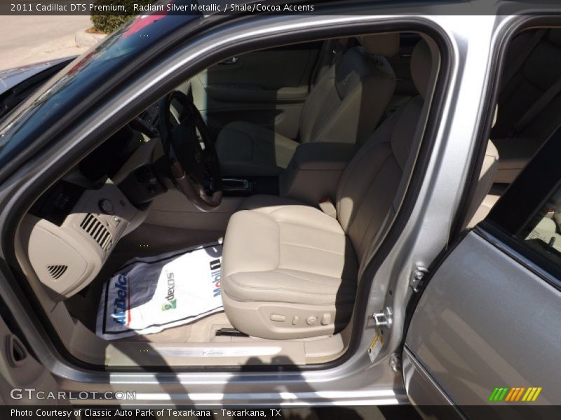 Radiant Silver Metallic / Shale/Cocoa Accents 2011 Cadillac DTS Premium