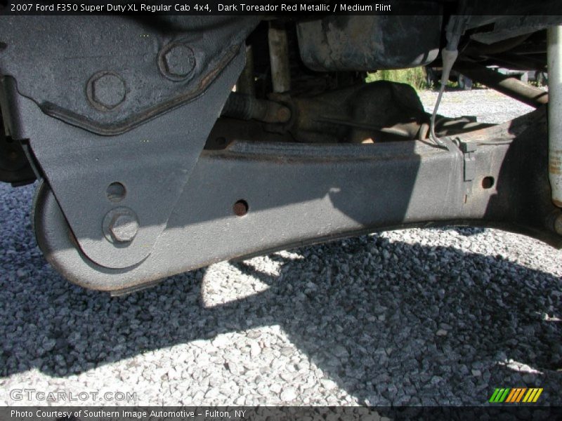 Undercarriage of 2007 F350 Super Duty XL Regular Cab 4x4