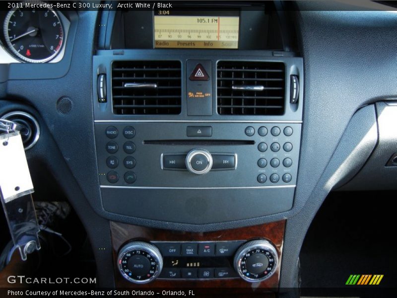 Arctic White / Black 2011 Mercedes-Benz C 300 Luxury