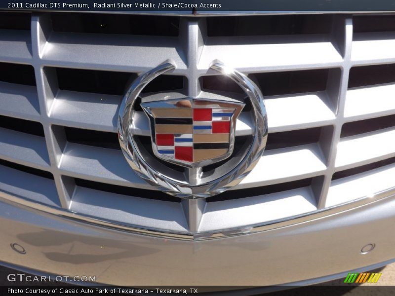 Radiant Silver Metallic / Shale/Cocoa Accents 2011 Cadillac DTS Premium