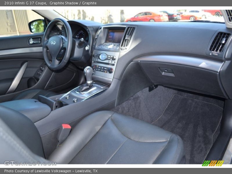 Dashboard of 2010 G 37 Coupe