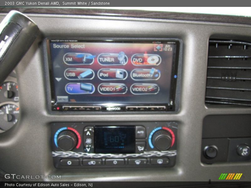 Summit White / Sandstone 2003 GMC Yukon Denali AWD