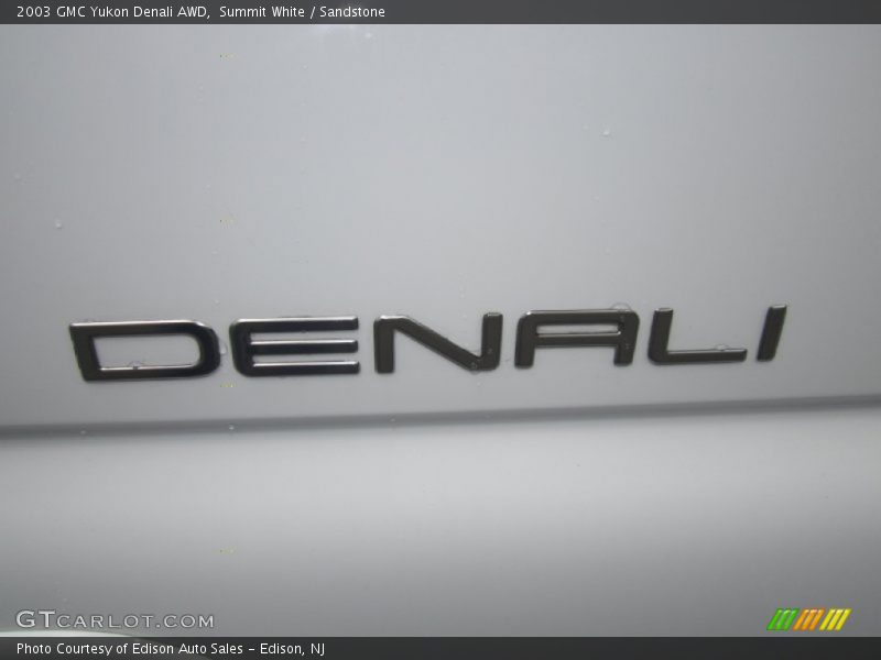 Summit White / Sandstone 2003 GMC Yukon Denali AWD