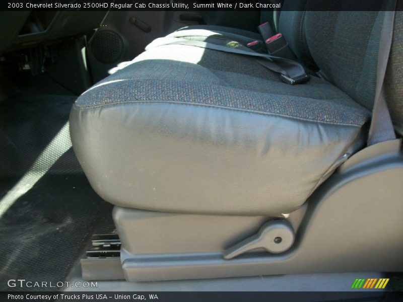 Summit White / Dark Charcoal 2003 Chevrolet Silverado 2500HD Regular Cab Chassis Utility
