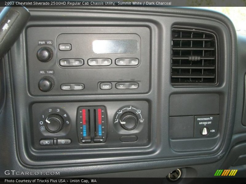 Controls of 2003 Silverado 2500HD Regular Cab Chassis Utility