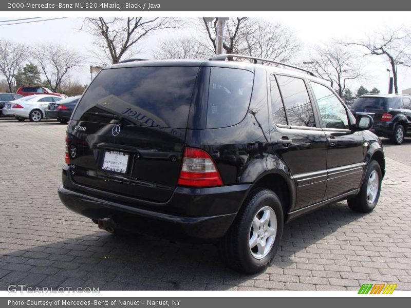 Black / Java 2000 Mercedes-Benz ML 320 4Matic