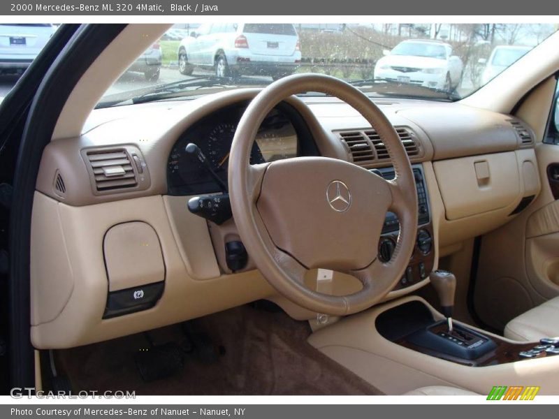 Black / Java 2000 Mercedes-Benz ML 320 4Matic