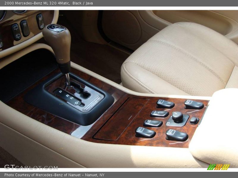 Black / Java 2000 Mercedes-Benz ML 320 4Matic
