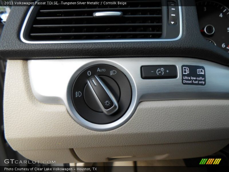 Tungsten Silver Metallic / Cornsilk Beige 2013 Volkswagen Passat TDI SE