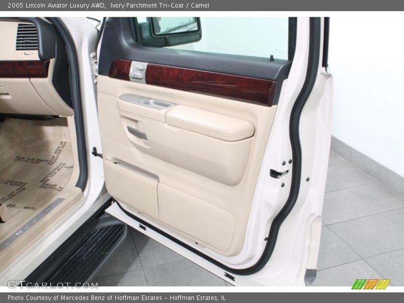 Door Panel of 2005 Aviator Luxury AWD