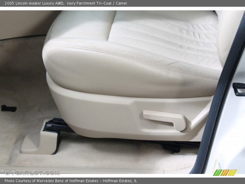 Ivory Parchment Tri-Coat / Camel 2005 Lincoln Aviator Luxury AWD