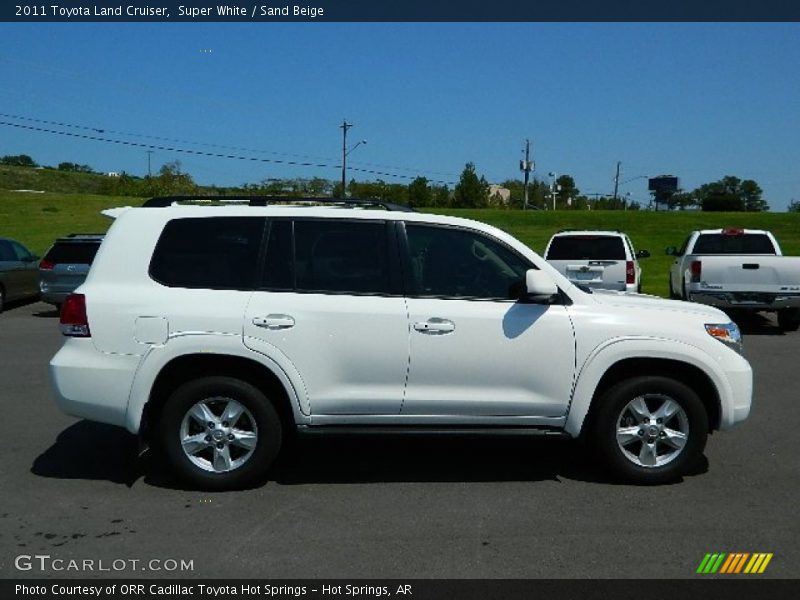 Super White / Sand Beige 2011 Toyota Land Cruiser