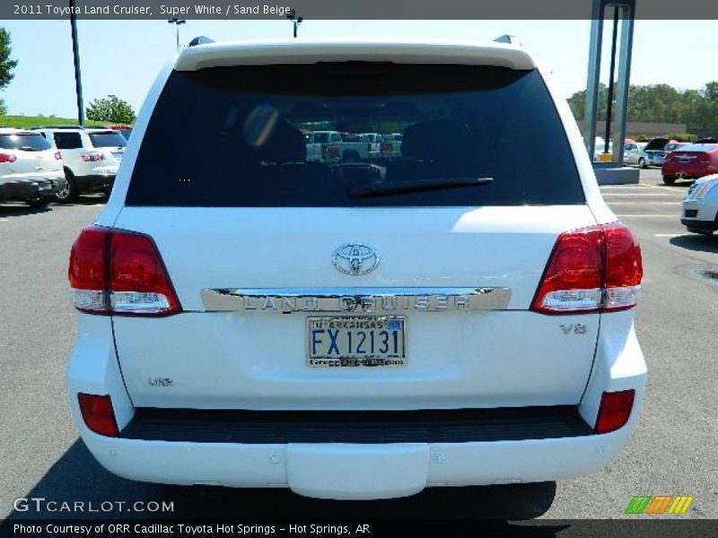 Super White / Sand Beige 2011 Toyota Land Cruiser
