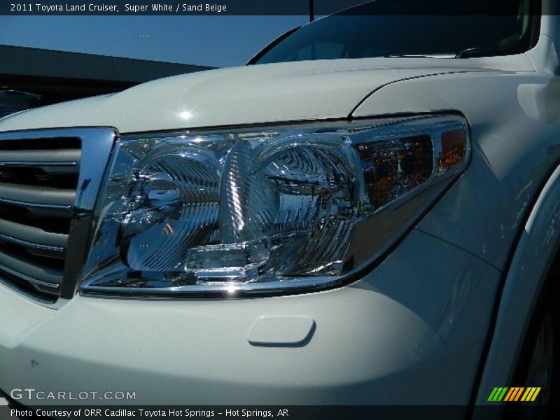 Super White / Sand Beige 2011 Toyota Land Cruiser