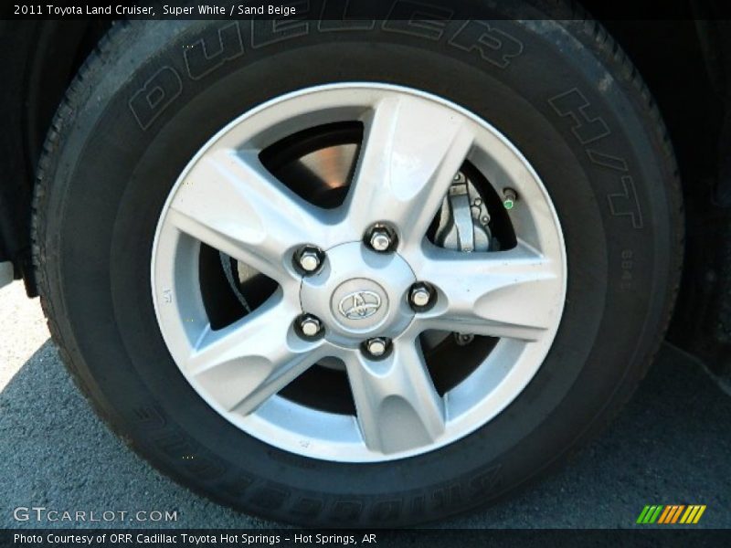 Super White / Sand Beige 2011 Toyota Land Cruiser