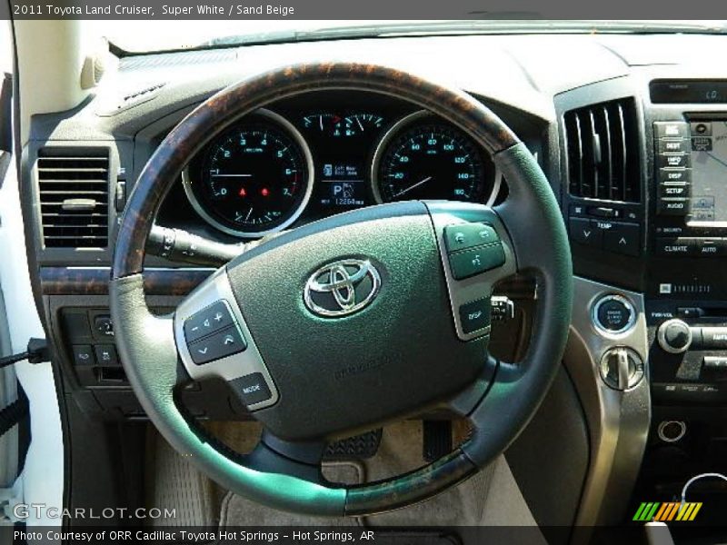 Super White / Sand Beige 2011 Toyota Land Cruiser