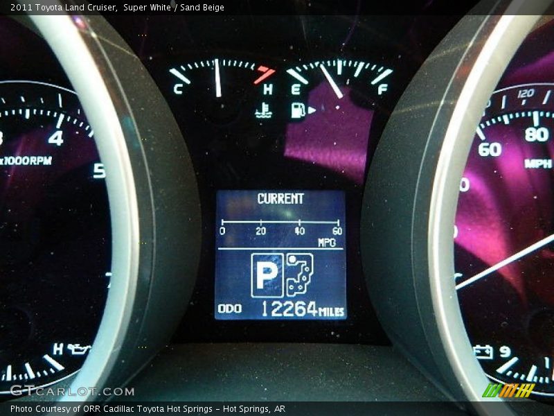 Super White / Sand Beige 2011 Toyota Land Cruiser