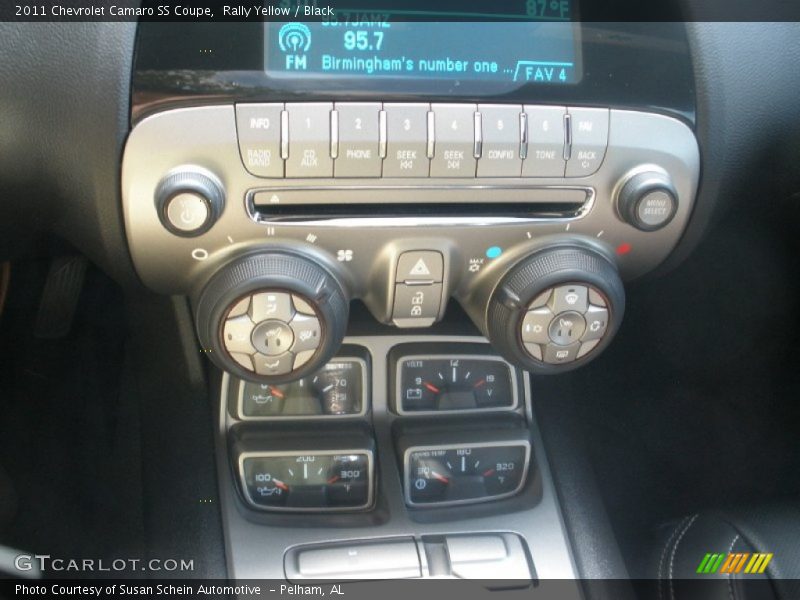 Controls of 2011 Camaro SS Coupe
