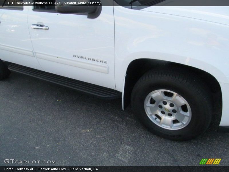 Summit White / Ebony 2011 Chevrolet Avalanche LT 4x4