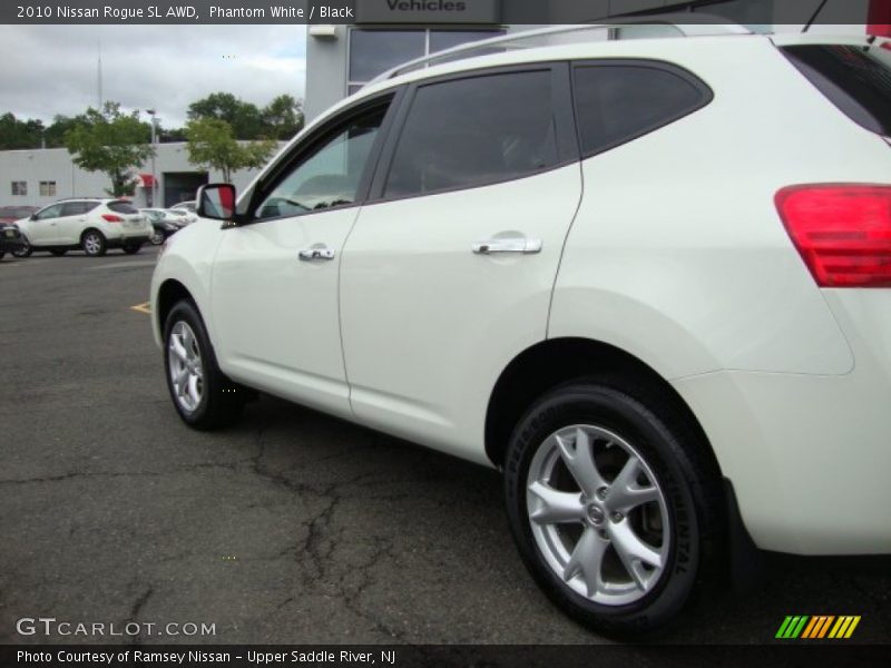 Phantom White / Black 2010 Nissan Rogue SL AWD