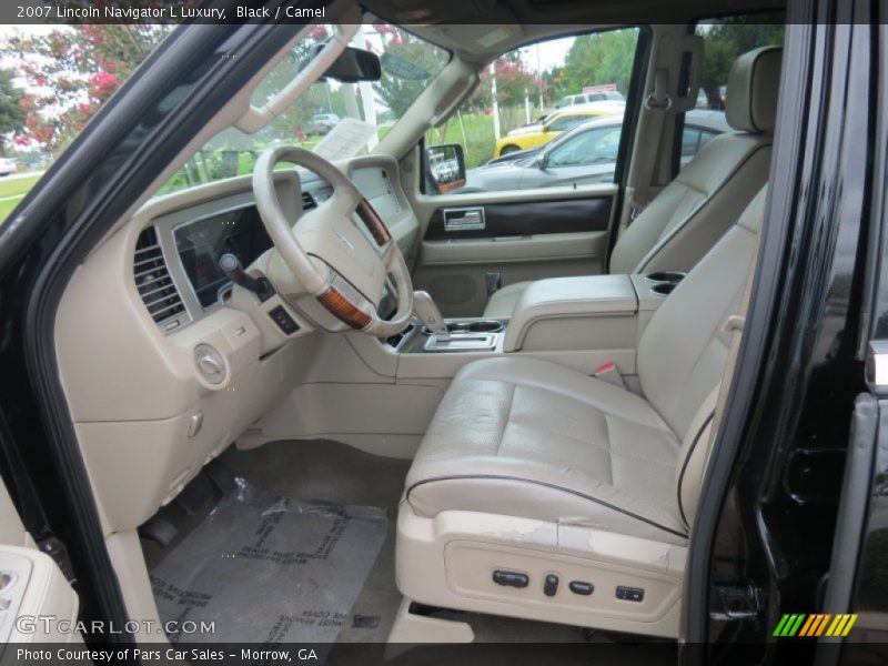 Front Seat of 2007 Navigator L Luxury