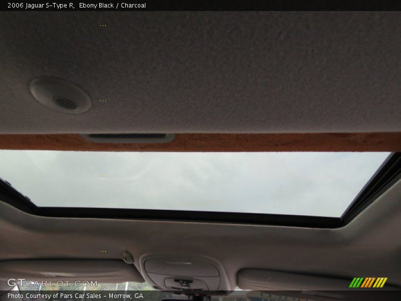 Sunroof of 2006 S-Type R
