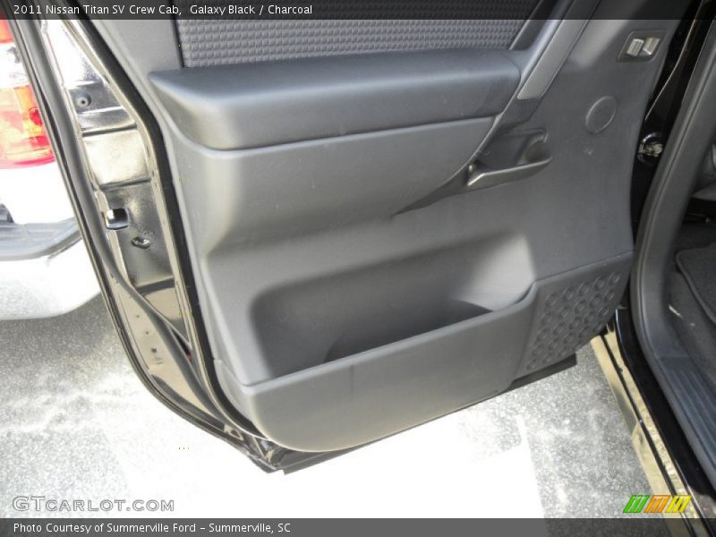 Galaxy Black / Charcoal 2011 Nissan Titan SV Crew Cab