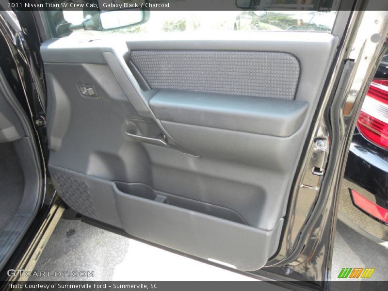 Galaxy Black / Charcoal 2011 Nissan Titan SV Crew Cab