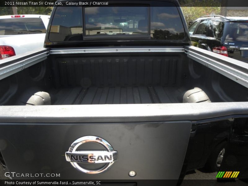 Galaxy Black / Charcoal 2011 Nissan Titan SV Crew Cab